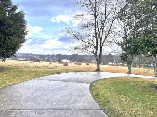 940 West Laurel Road, London, KY 40741