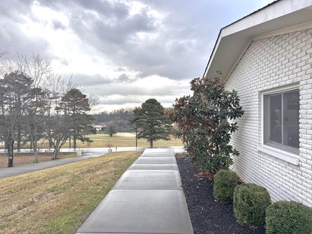 940 West Laurel Road, London, KY 40741