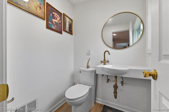 4616 Hayes Street, Wayne, MI 48184