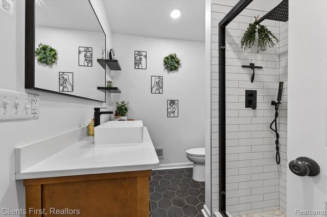 4616 Hayes Street, Wayne, MI 48184