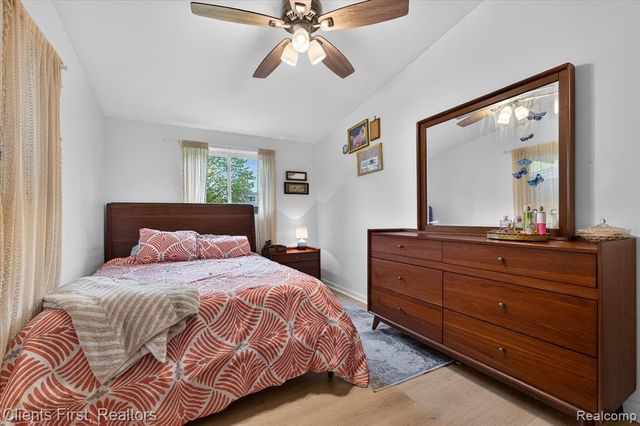 4616 Hayes Street, Wayne, MI 48184