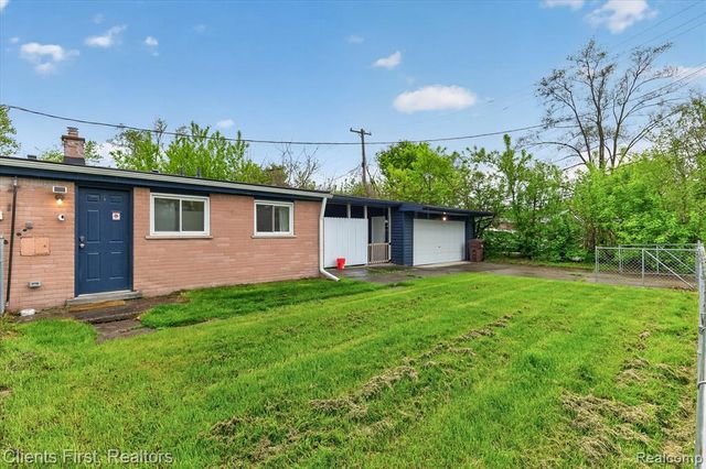 4616 Hayes Street, Wayne, MI 48184