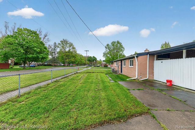 4616 Hayes Street, Wayne, MI 48184