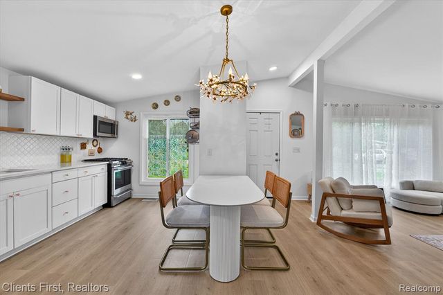 4616 Hayes Street, Wayne, MI 48184