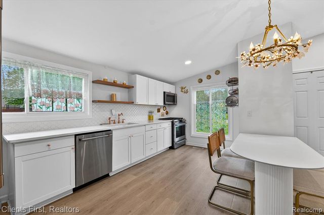 4616 Hayes Street, Wayne, MI 48184