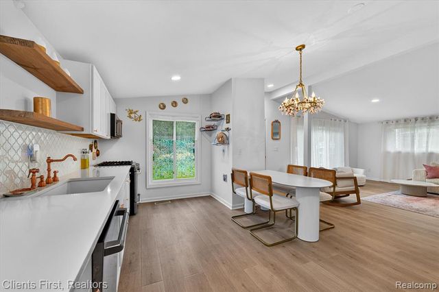 4616 Hayes Street, Wayne, MI 48184