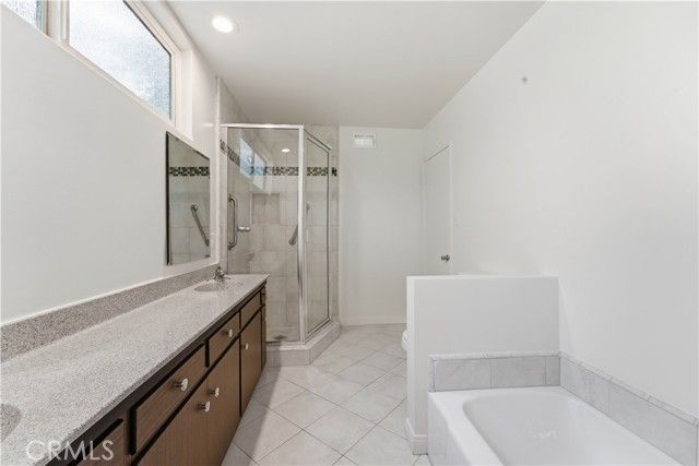 8828 Collett, North Hills (los Angeles), CA 91343