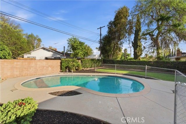 8828 Collett, North Hills (los Angeles), CA 91343