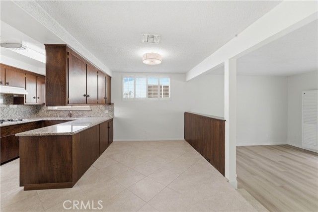 8828 Collett, North Hills (los Angeles), CA 91343