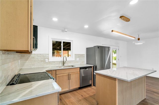 323 Olivia Street, Vanport, PA 15009