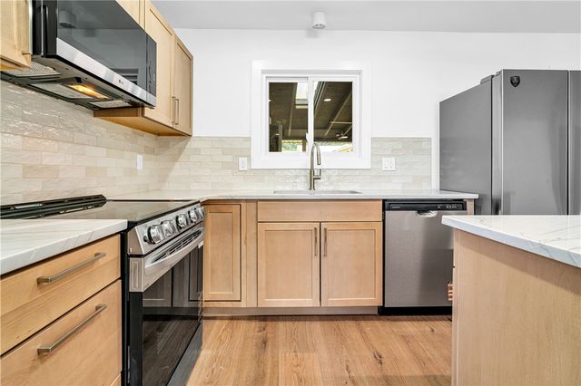 323 Olivia Street, Vanport, PA 15009