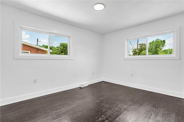 323 Olivia Street, Vanport, PA 15009