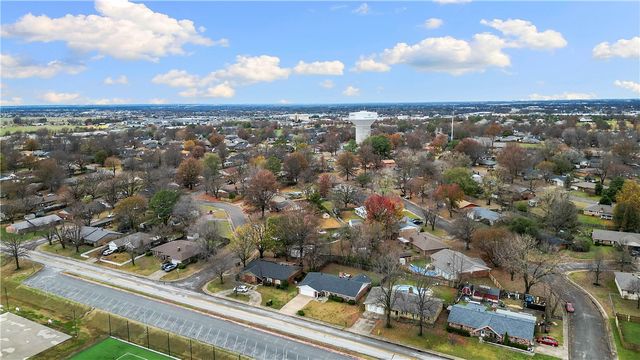 4104 Watkins Avenue, Springdale, AR 72762