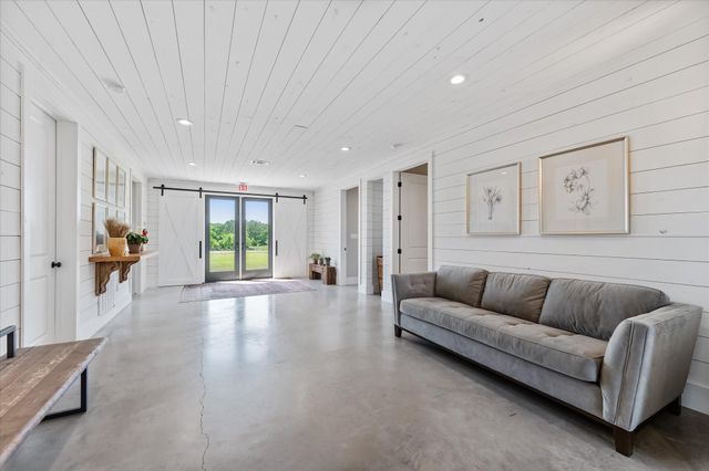 12162 Wyatt Road, Montgomery, TX 77356