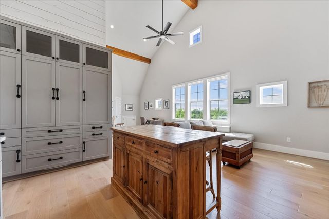 12162 Wyatt Road, Montgomery, TX 77356