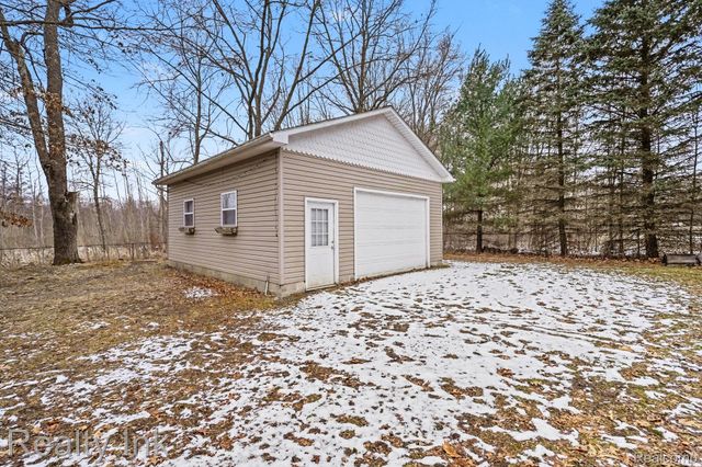 11661 Shaffer Road, Springfield Charter Township, MI 48350