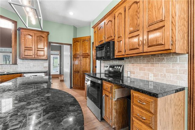 33604 E Stringtown Road, Greenwood, MO 64034