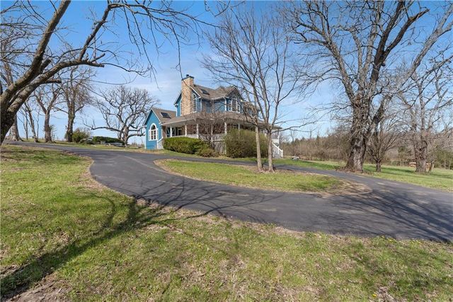 33604 E Stringtown Road, Greenwood, MO 64034