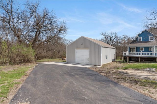 33604 E Stringtown Road, Greenwood, MO 64034