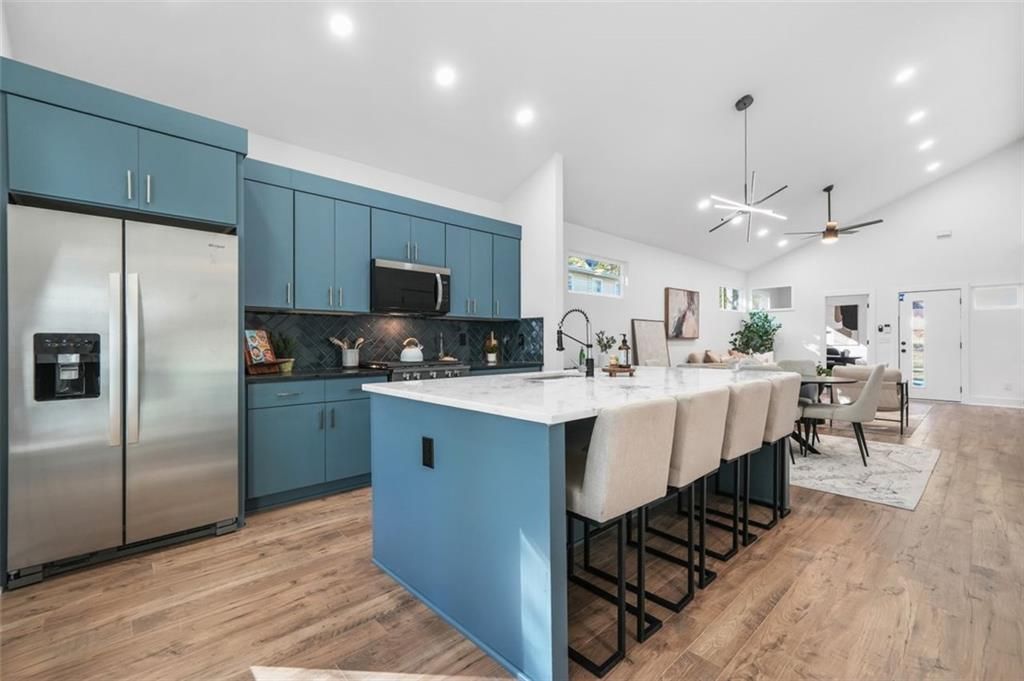 581 Woods NW Drive, Atlanta, GA 30318