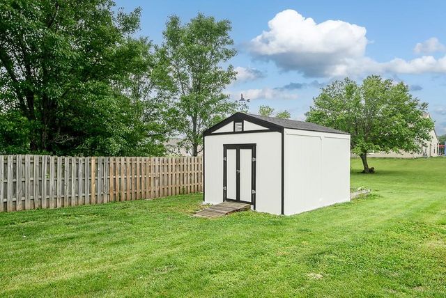 614 Myers Drive, Tonganoxie, KS 66086