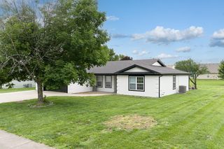 614 Myers Drive, Tonganoxie, KS 66086