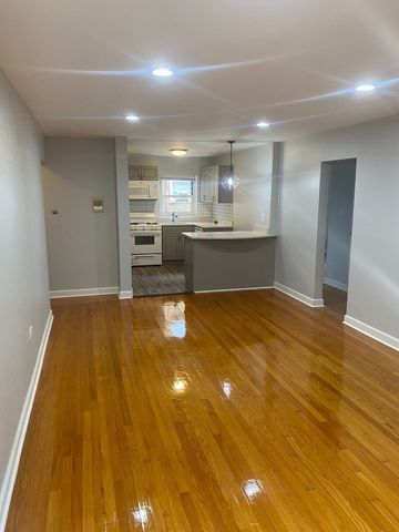 7361 N Ridge Boulevard 2D, Chicago, IL 60645