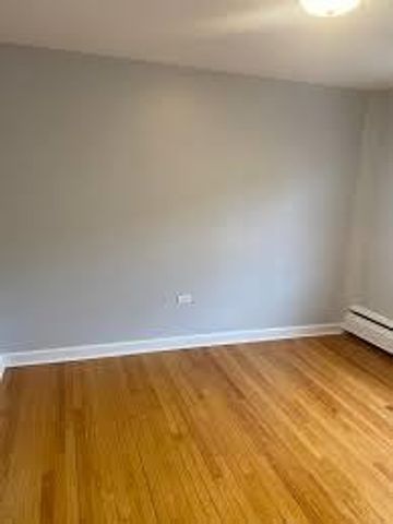 7361 N Ridge Boulevard 2D, Chicago, IL 60645