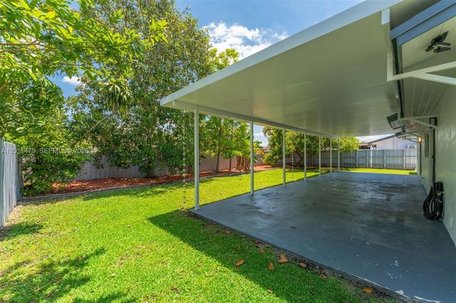 6605 SW 151st Ct, Miami, FL 33193