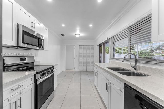 6605 SW 151st Ct, Miami, FL 33193