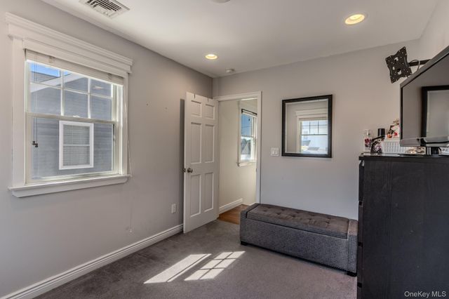 141 Collins Avenue, Williston Park, NY 11596