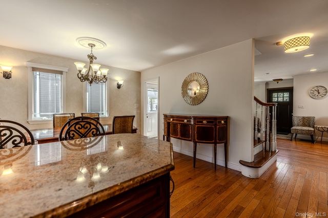141 Collins Avenue, Williston Park, NY 11596