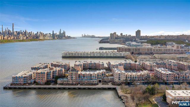 316 Ellery Court 316, Edgewater, NJ 07020