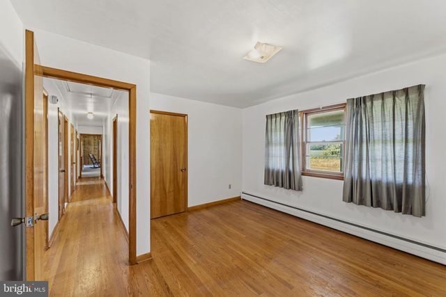 5049 BRADDOCK RD, Woodbine, MD 21797