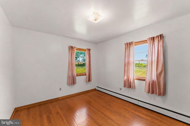 5049 BRADDOCK RD, Woodbine, MD 21797