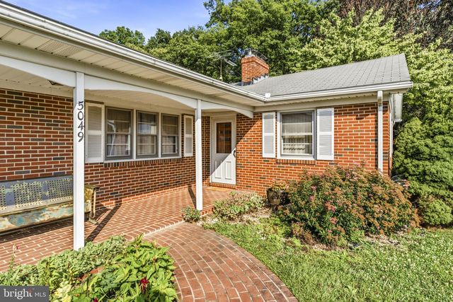 5049 BRADDOCK RD, Woodbine, MD 21797
