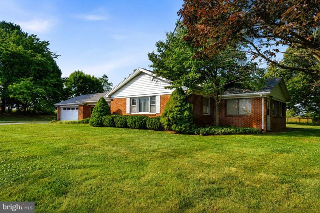 5049 BRADDOCK RD, Woodbine, MD 21797