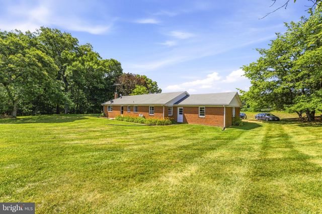 5049 BRADDOCK RD, Woodbine, MD 21797