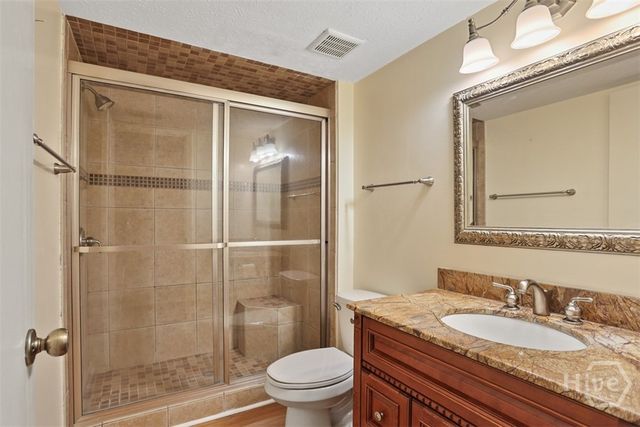 459 Mall Boulevard 94, Savannah, GA 31406