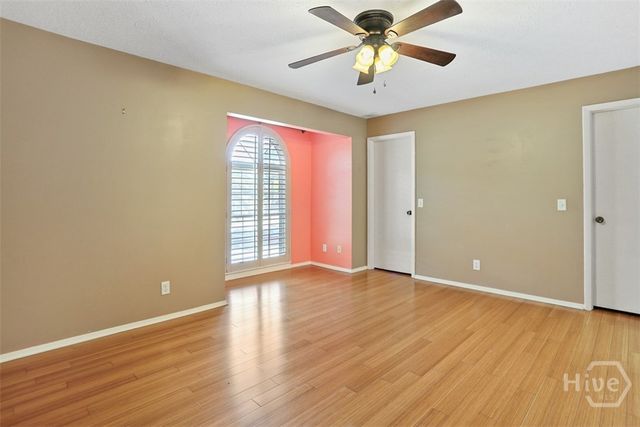 459 Mall Boulevard 94, Savannah, GA 31406