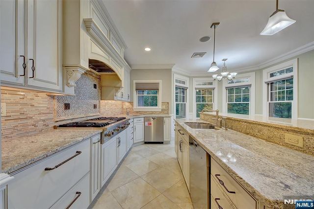 180 Chestnut Street, Demarest, NJ 07627