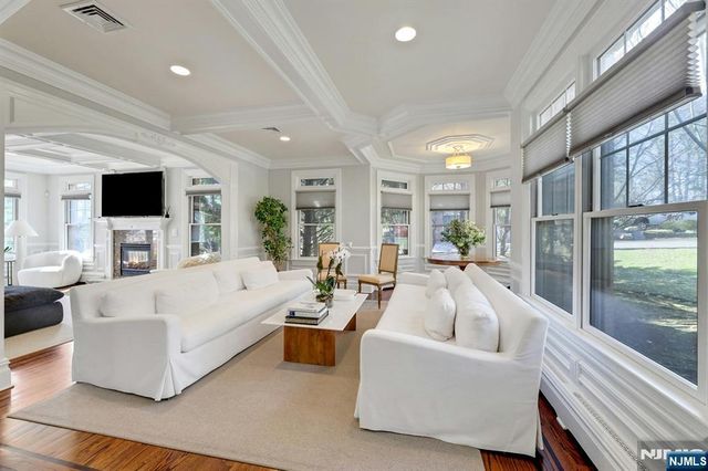 180 Chestnut Street, Demarest, NJ 07627