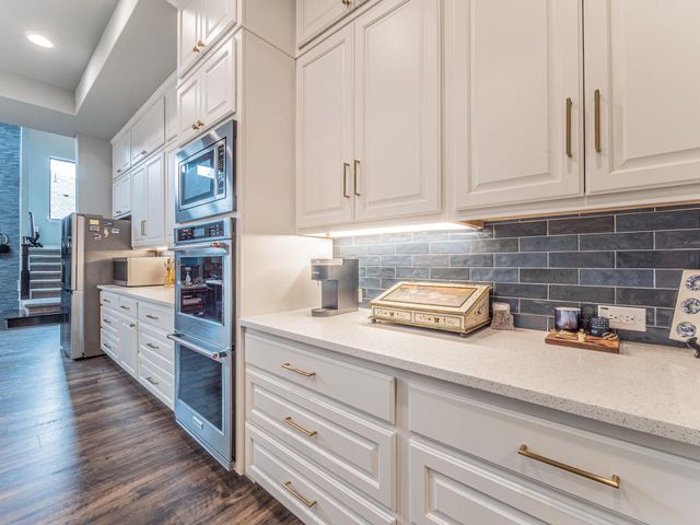 112 HOLLYTREE CT, Georgetown, TX 78628