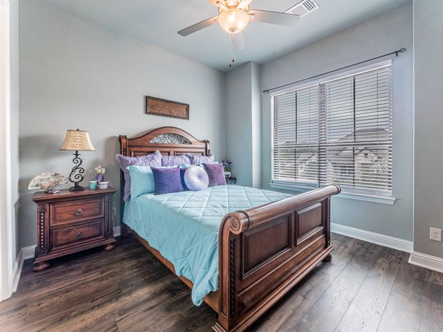 112 HOLLYTREE CT, Georgetown, TX 78628