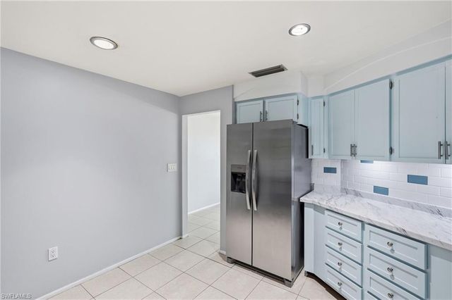 4900 Tahiti LN, Naples, FL 34112