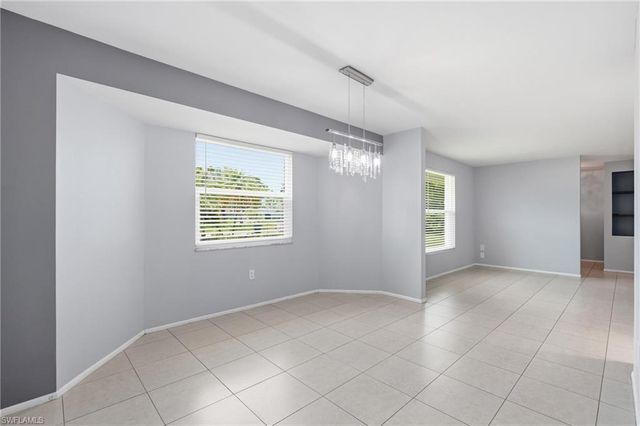 4900 Tahiti LN, Naples, FL 34112