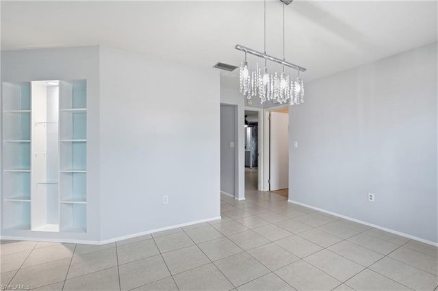 4900 Tahiti LN, Naples, FL 34112