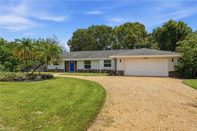 4900 Tahiti LN, Naples, FL 34112