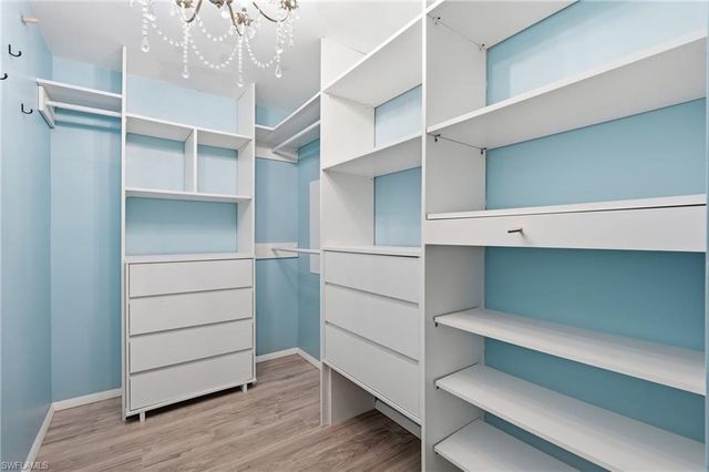4900 Tahiti LN, Naples, FL 34112