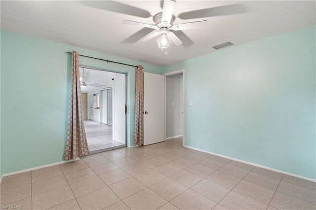 4900 Tahiti LN, Naples, FL 34112